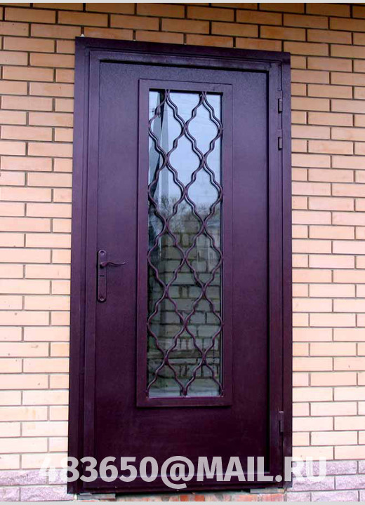 На фото Входные двери со стеклопакетом, модель №8 на заказ в Орле