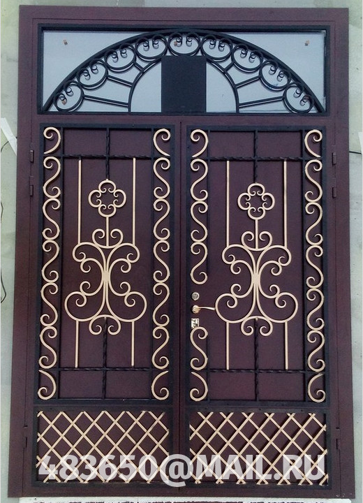На фото Bходная дверь, модель №4 на заказ в Орле